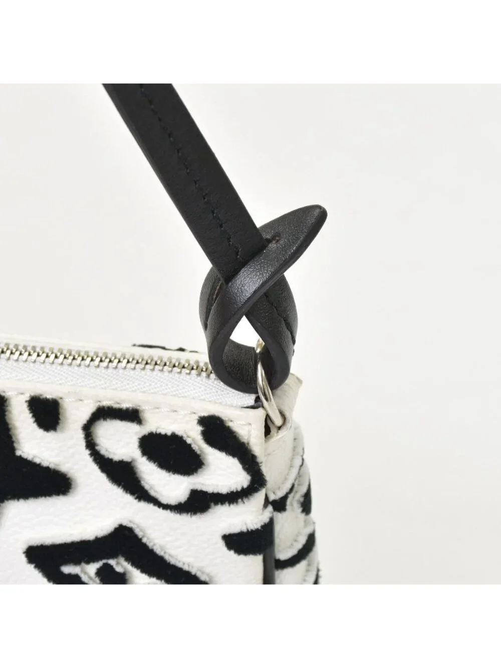 Louis Vuitton Pochette Accessoires Pouch Monogram Tuffetage